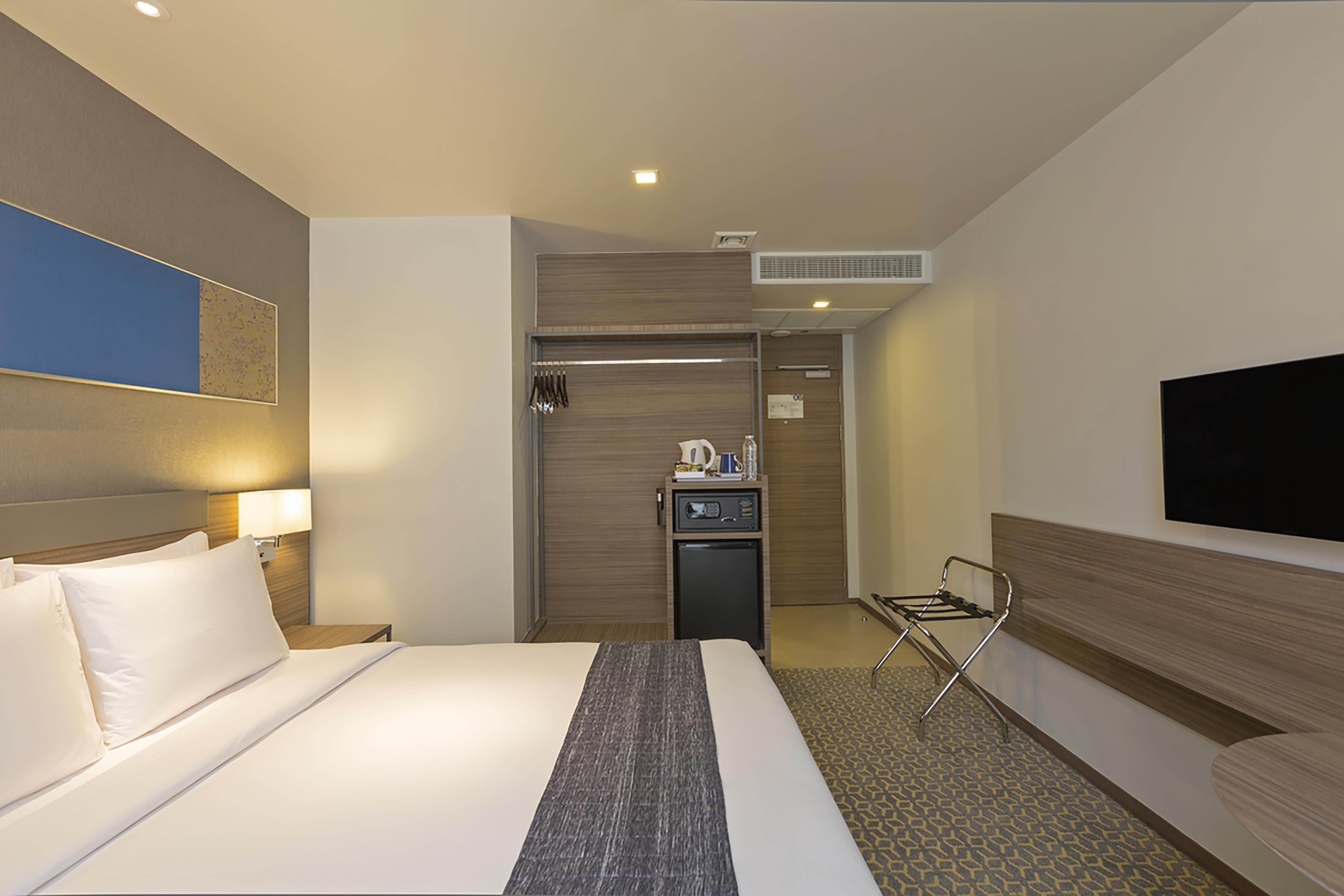 Holiday Inn Express Bangkok Sathorn By Ihg Exterior foto
