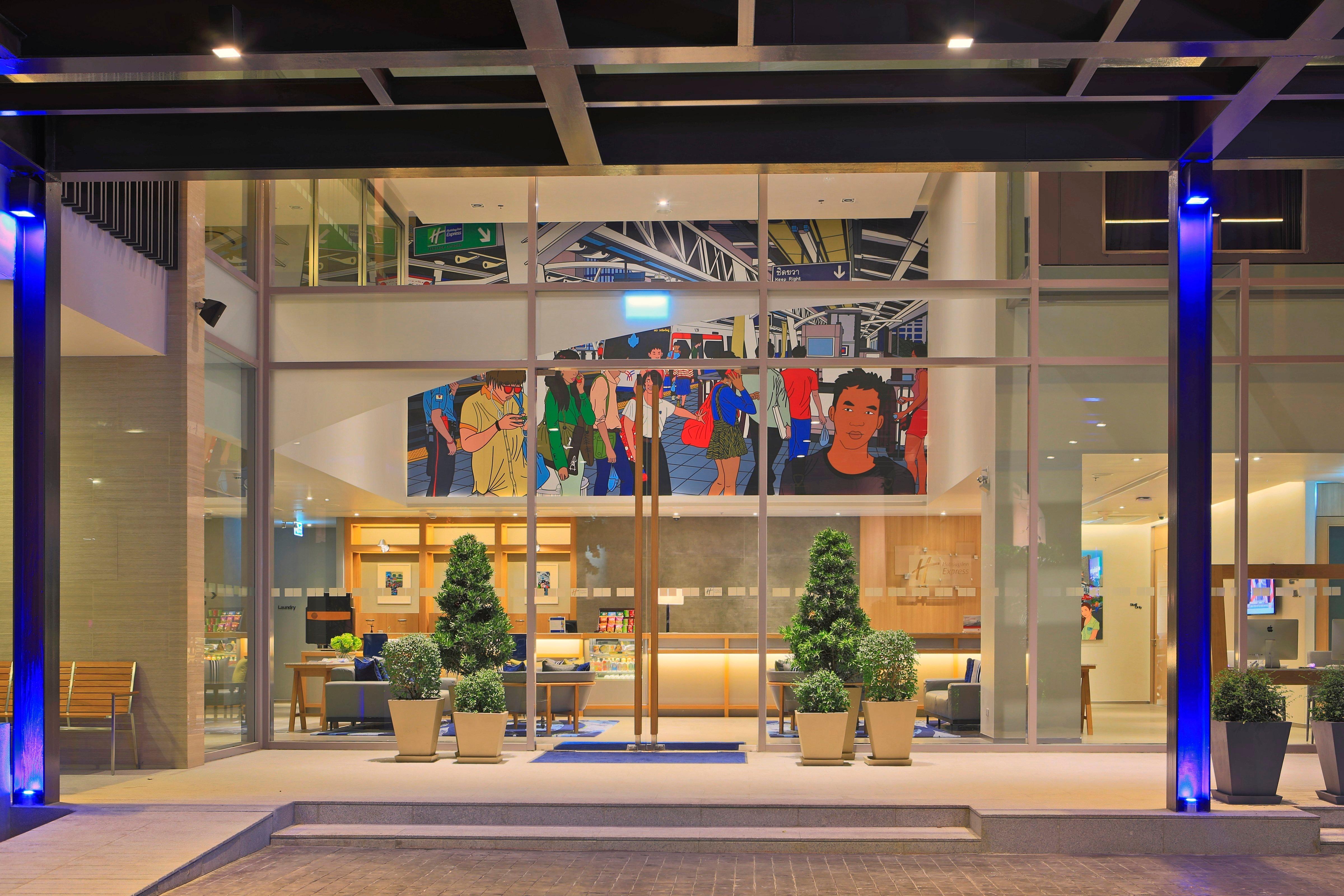 Holiday Inn Express Bangkok Sathorn By Ihg Exterior foto
